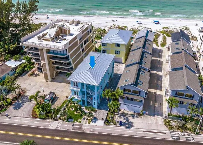 4b Balcony Beachfront Access To Indian Rocks Holiday home *