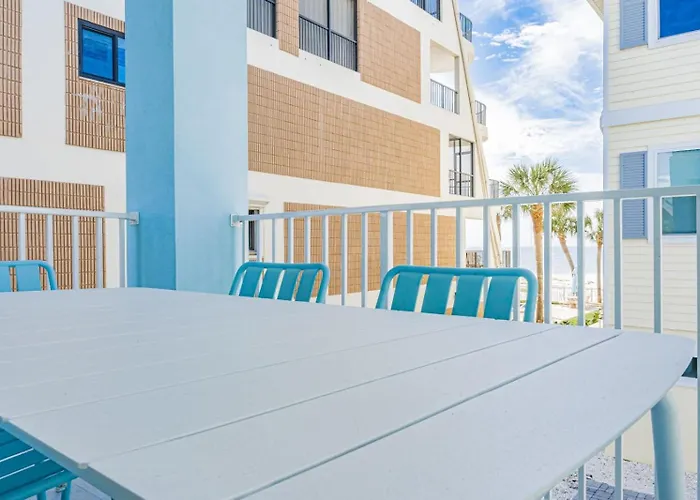 Holiday home 4b Balcony Beachfront Access To Indian Rocks