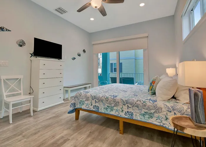 4b Balcony Beachfront Access To Indian Rocks